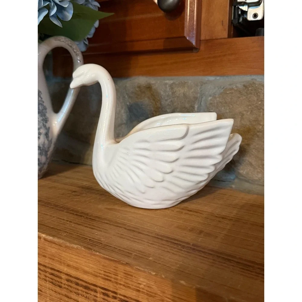 Vintage White Ceramic Swan Planter Figurine Catchall Bowl 8x7x6 Cottagecore